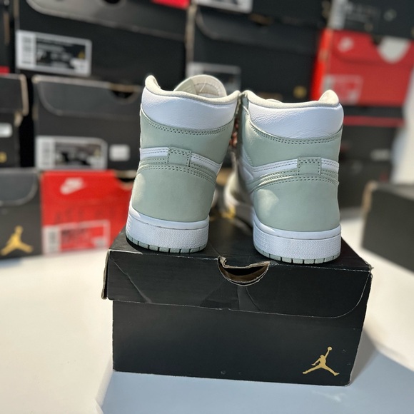 Jordan 1 Retro High OG Seafoam (Women's) - Picture 4 of 9